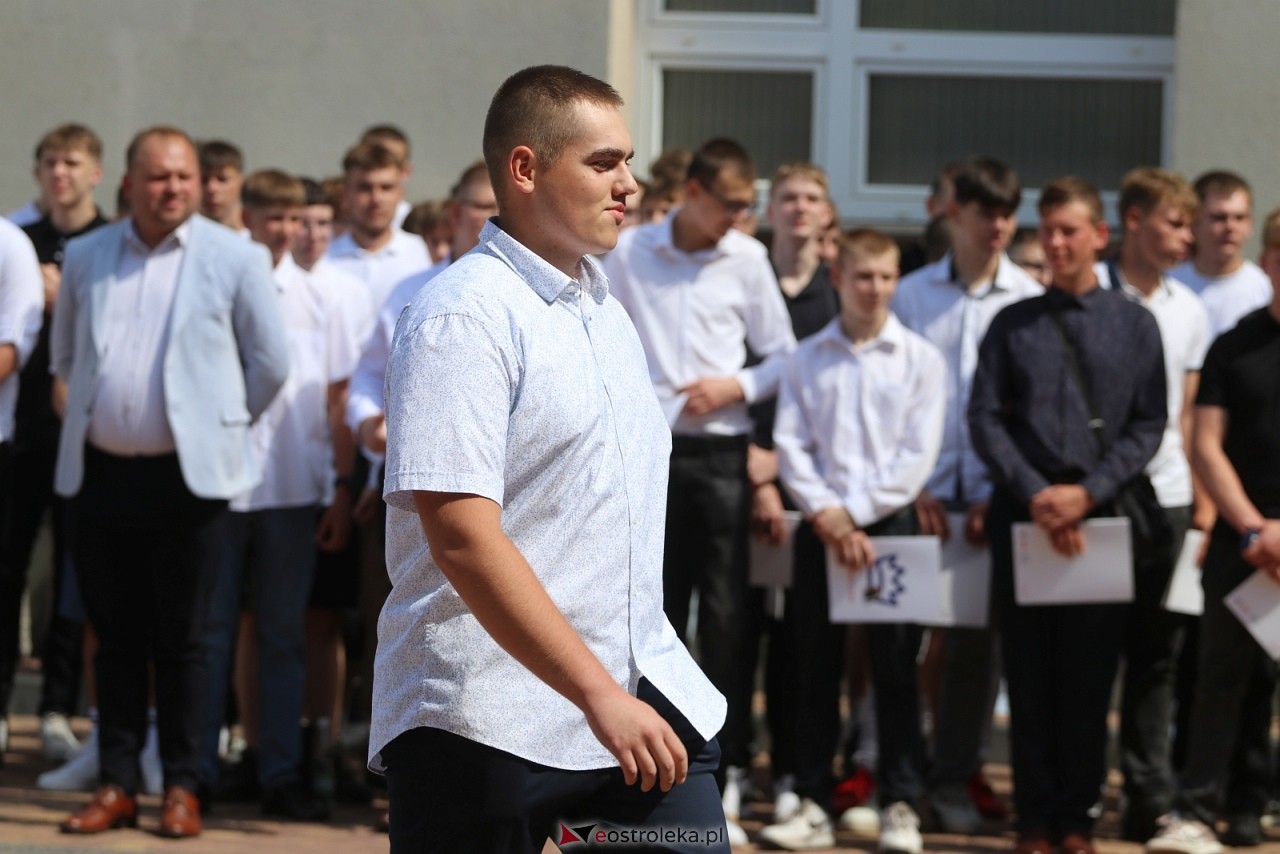 Zakończenie roku szkolnego w ZSZ 1 w Ostrołęce [26.06.2026] - zdjęcie #22 - eOstroleka.pl