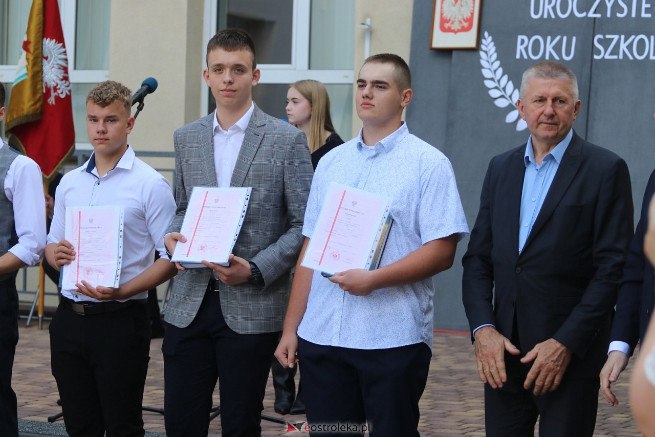 Zakończenie roku szkolnego w ZSZ 1 w Ostrołęce [26.06.2026] - zdjęcie #11 - eOstroleka.pl