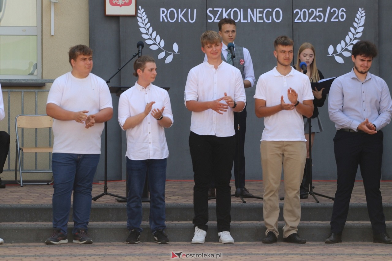 Zakończenie roku szkolnego w ZSZ 1 w Ostrołęce [26.06.2026] - zdjęcie #5 - eOstroleka.pl