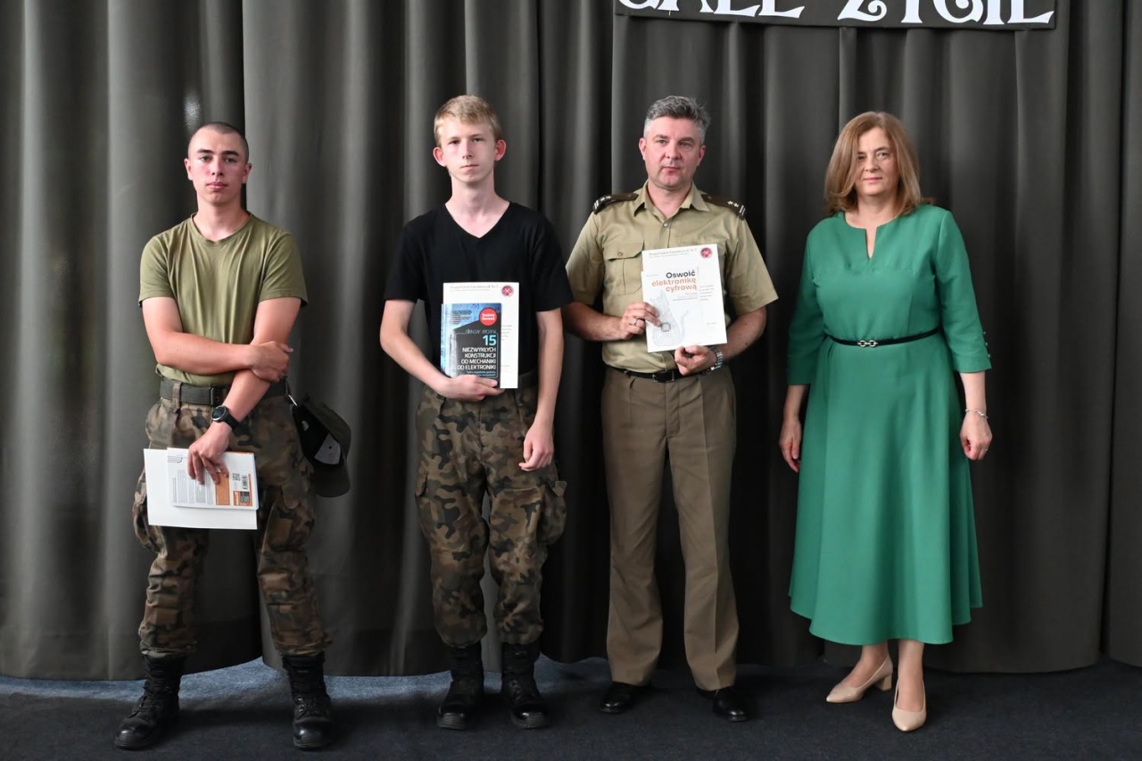 Zakończenie roku szkolnego w ZSZ 2 w Ostrołęce [26.06.2026] - zdjęcie #10 - eOstroleka.pl