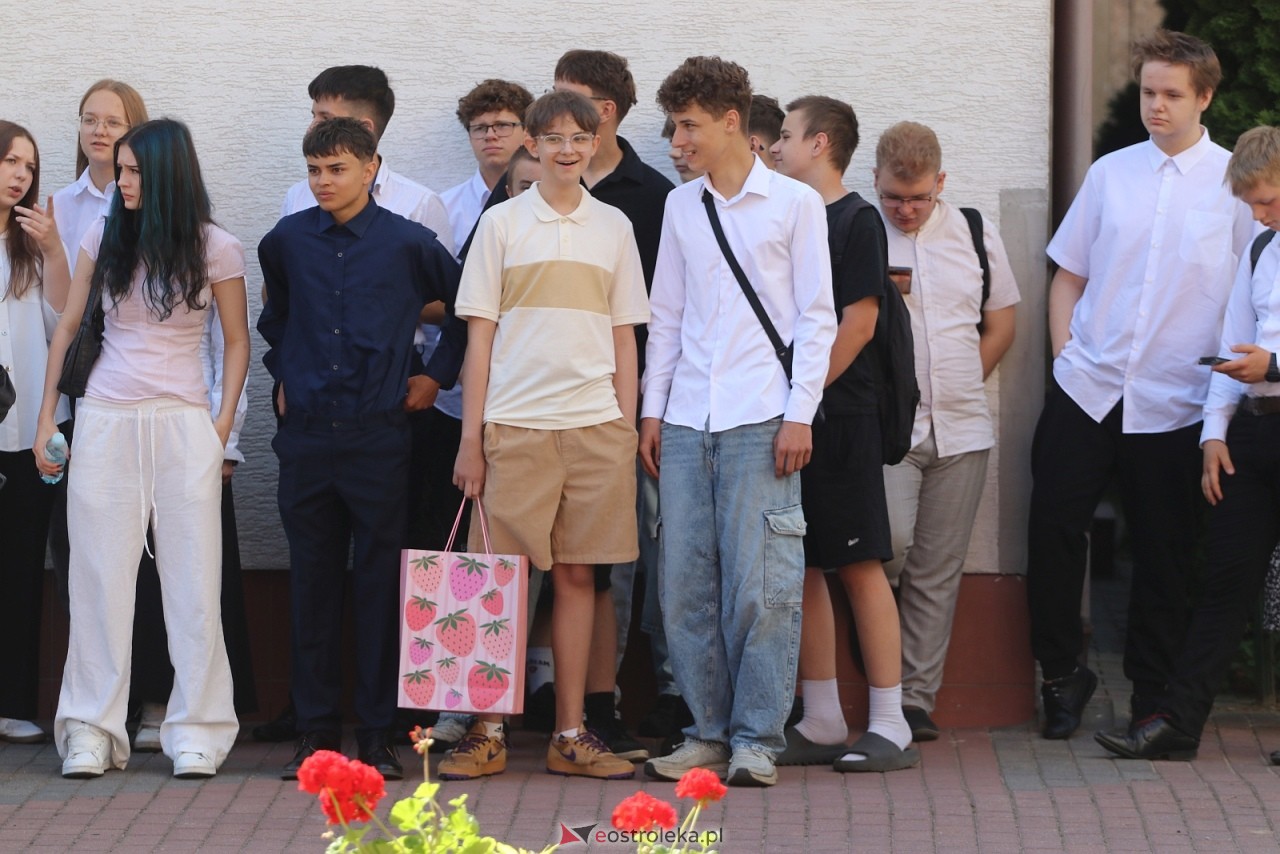 Zakończenie roku szkolnego w ZSZ 4 w Ostrołęce [26.06.2026] - zdjęcie #71 - eOstroleka.pl