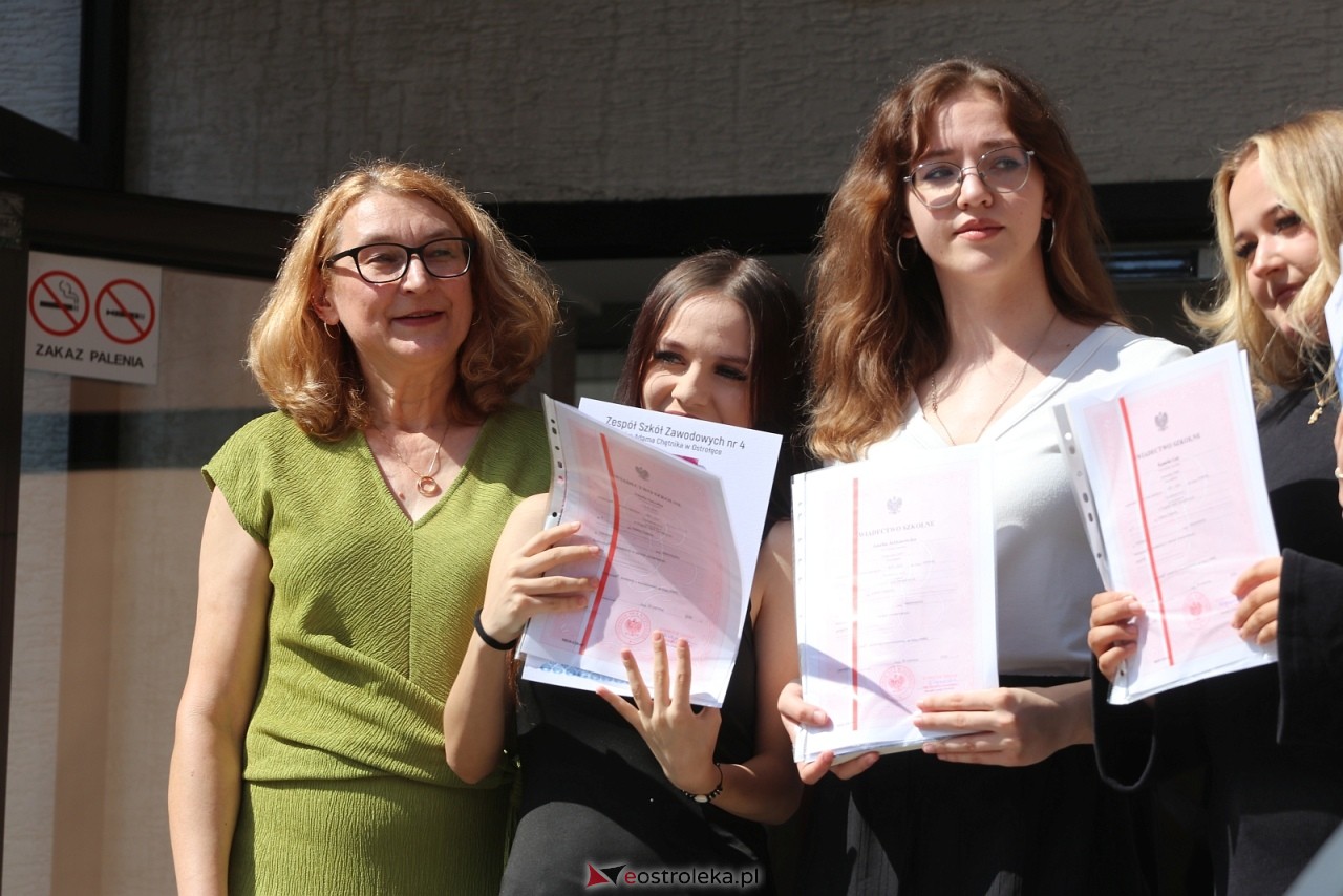 Zakończenie roku szkolnego w ZSZ 4 w Ostrołęce [26.06.2026] - zdjęcie #11 - eOstroleka.pl