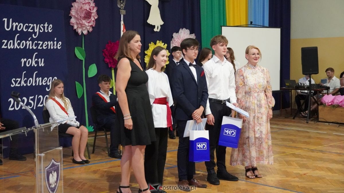 Zakończenie roku skzolnego w SP nr 6 w Ostrołęce [26.06.2026] - zdjęcie #19 - eOstroleka.pl