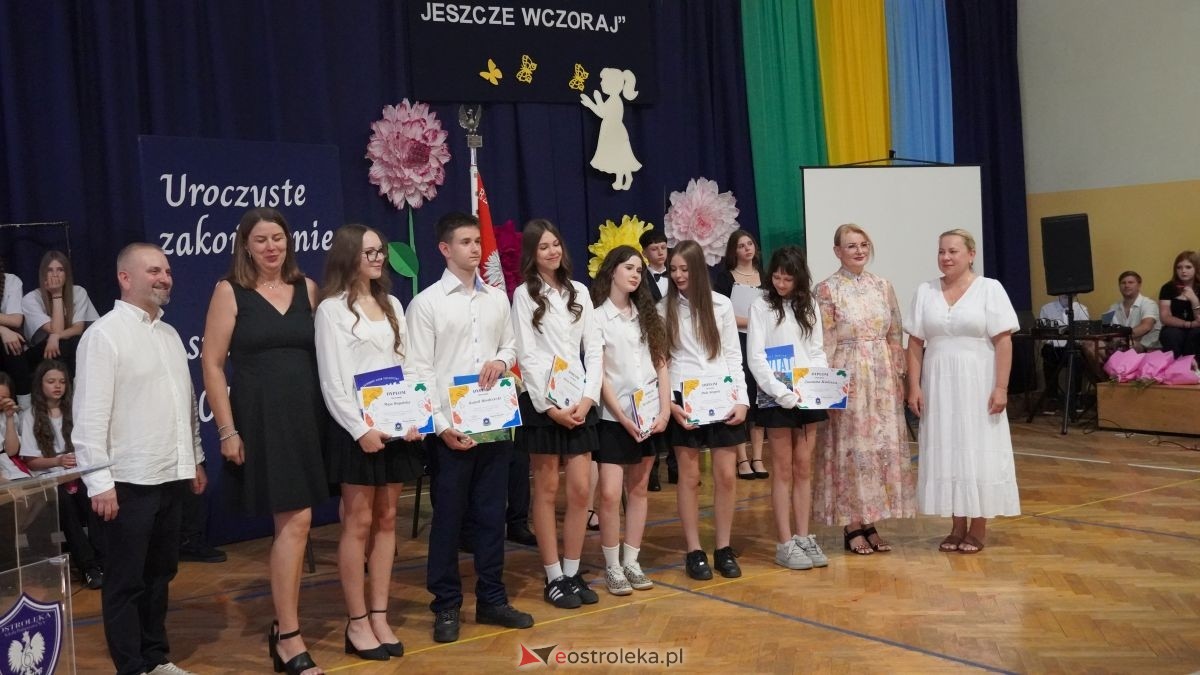 Zakończenie roku skzolnego w SP nr 6 w Ostrołęce [26.06.2026] - zdjęcie #15 - eOstroleka.pl