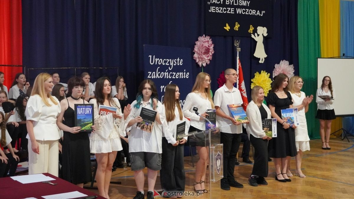 Zakończenie roku skzolnego w SP nr 6 w Ostrołęce [26.06.2026] - zdjęcie #12 - eOstroleka.pl