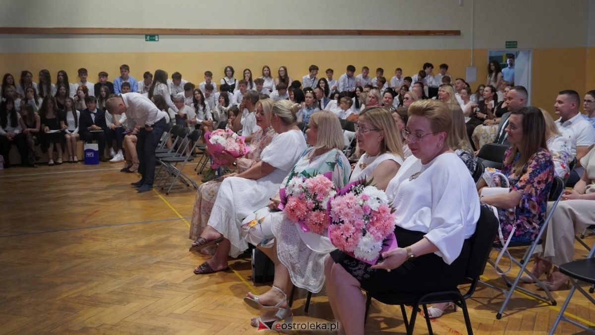 Zakończenie roku skzolnego w SP nr 6 w Ostrołęce [26.06.2026] - zdjęcie #6 - eOstroleka.pl