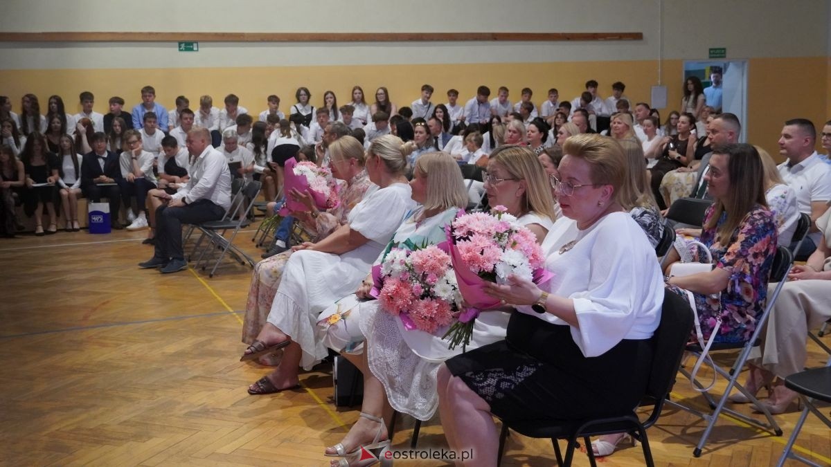 Zakończenie roku skzolnego w SP nr 6 w Ostrołęce [26.06.2026] - zdjęcie #5 - eOstroleka.pl
