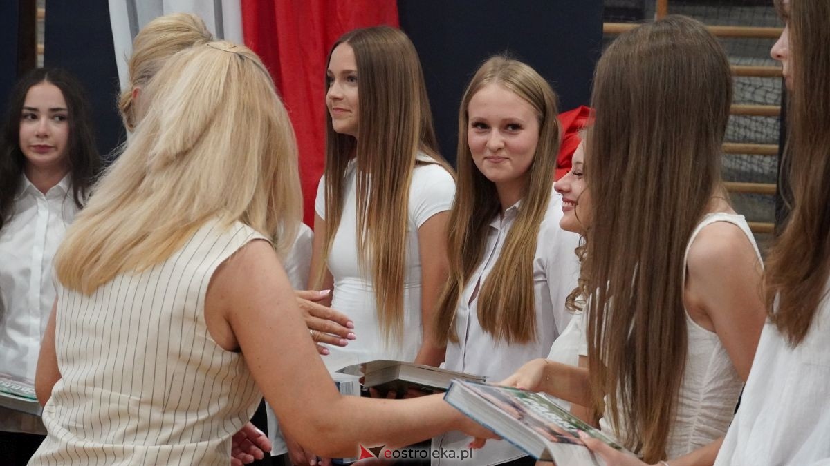 Zakończenie roku szkolnego w SP nr 10 w Ostrołęce [26.06.2026] - zdjęcie #15 - eOstroleka.pl