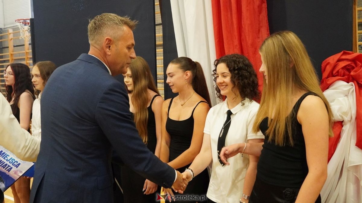 Zakończenie roku szkolnego w SP nr 10 w Ostrołęce [26.06.2026] - zdjęcie #2 - eOstroleka.pl