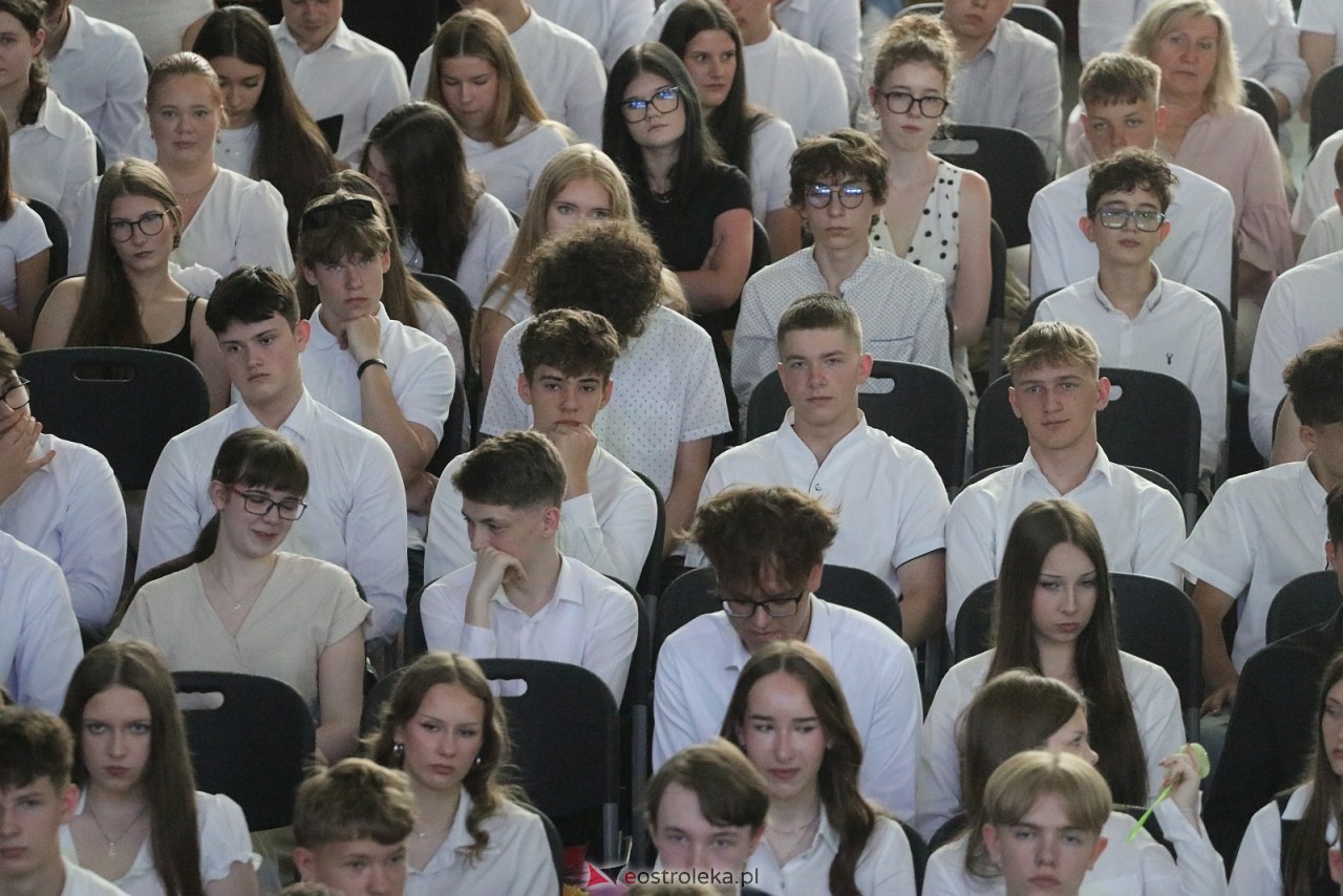 Zakończenie roku szkolnego w II LO w Ostrołęce [26.06.2026] - zdjęcie #102 - eOstroleka.pl