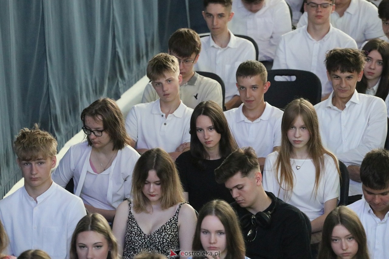 Zakończenie roku szkolnego w II LO w Ostrołęce [26.06.2026] - zdjęcie #98 - eOstroleka.pl