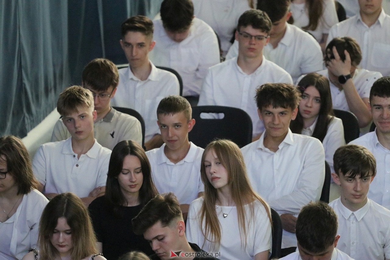 Zakończenie roku szkolnego w II LO w Ostrołęce [26.06.2026] - zdjęcie #97 - eOstroleka.pl
