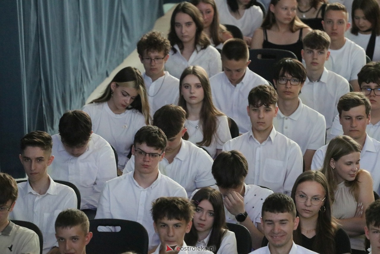 Zakończenie roku szkolnego w II LO w Ostrołęce [26.06.2026] - zdjęcie #96 - eOstroleka.pl