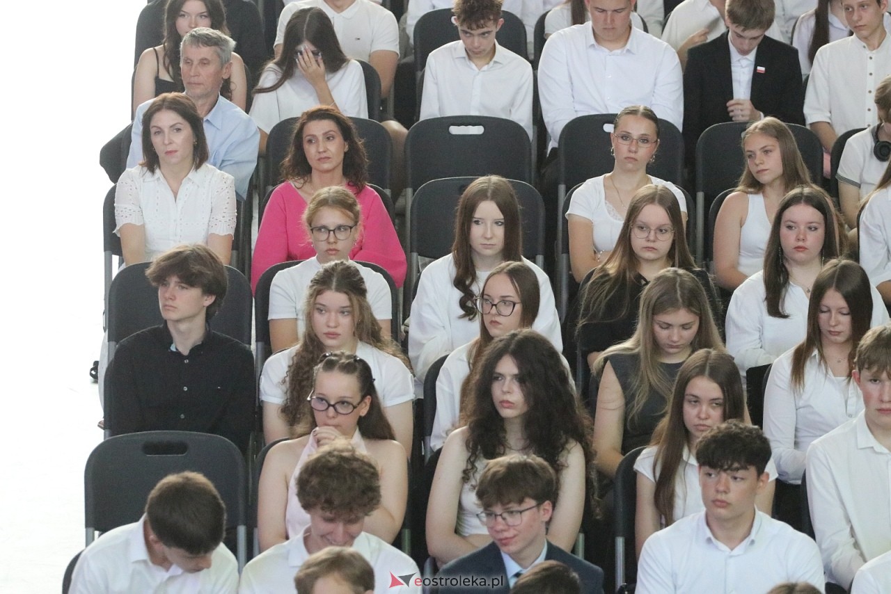 Zakończenie roku szkolnego w II LO w Ostrołęce [26.06.2026] - zdjęcie #89 - eOstroleka.pl