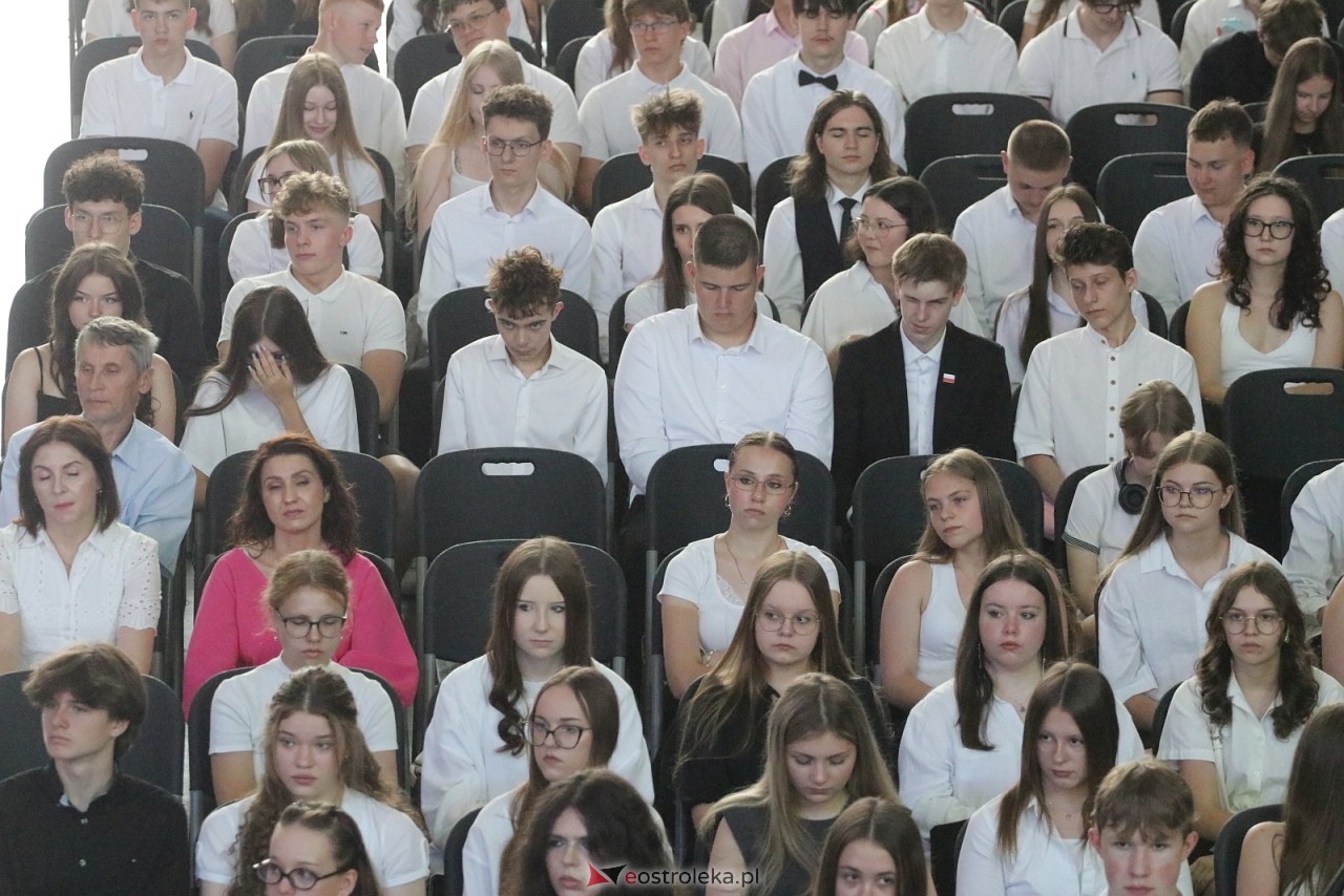 Zakończenie roku szkolnego w II LO w Ostrołęce [26.06.2026] - zdjęcie #88 - eOstroleka.pl