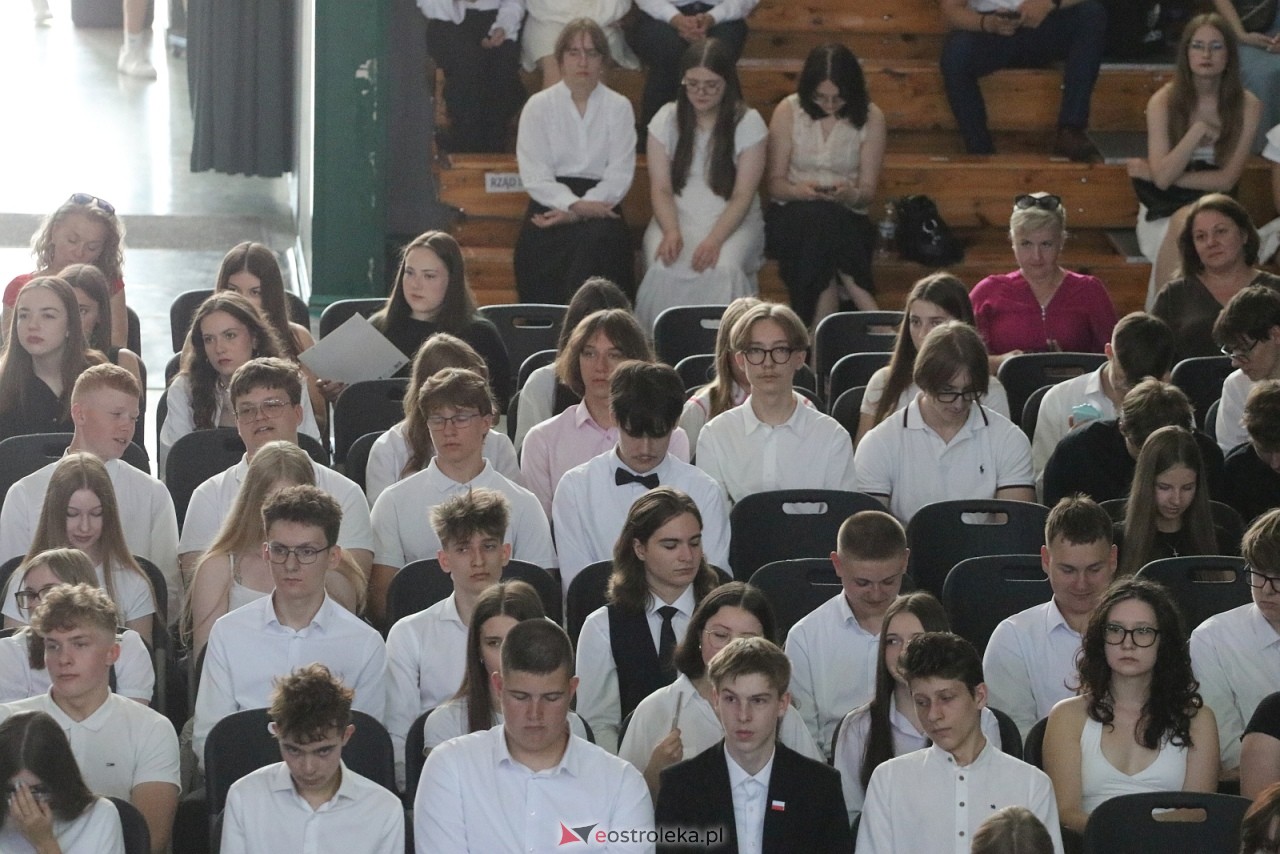 Zakończenie roku szkolnego w II LO w Ostrołęce [26.06.2026] - zdjęcie #86 - eOstroleka.pl