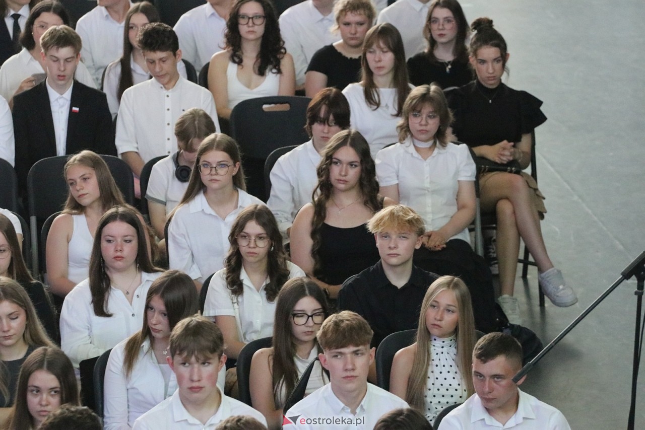 Zakończenie roku szkolnego w II LO w Ostrołęce [26.06.2026] - zdjęcie #81 - eOstroleka.pl