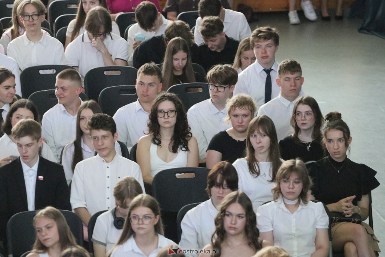 Zakończenie roku szkolnego w II LO w Ostrołęce [26.06.2026] - zdjęcie #80 - eOstroleka.pl