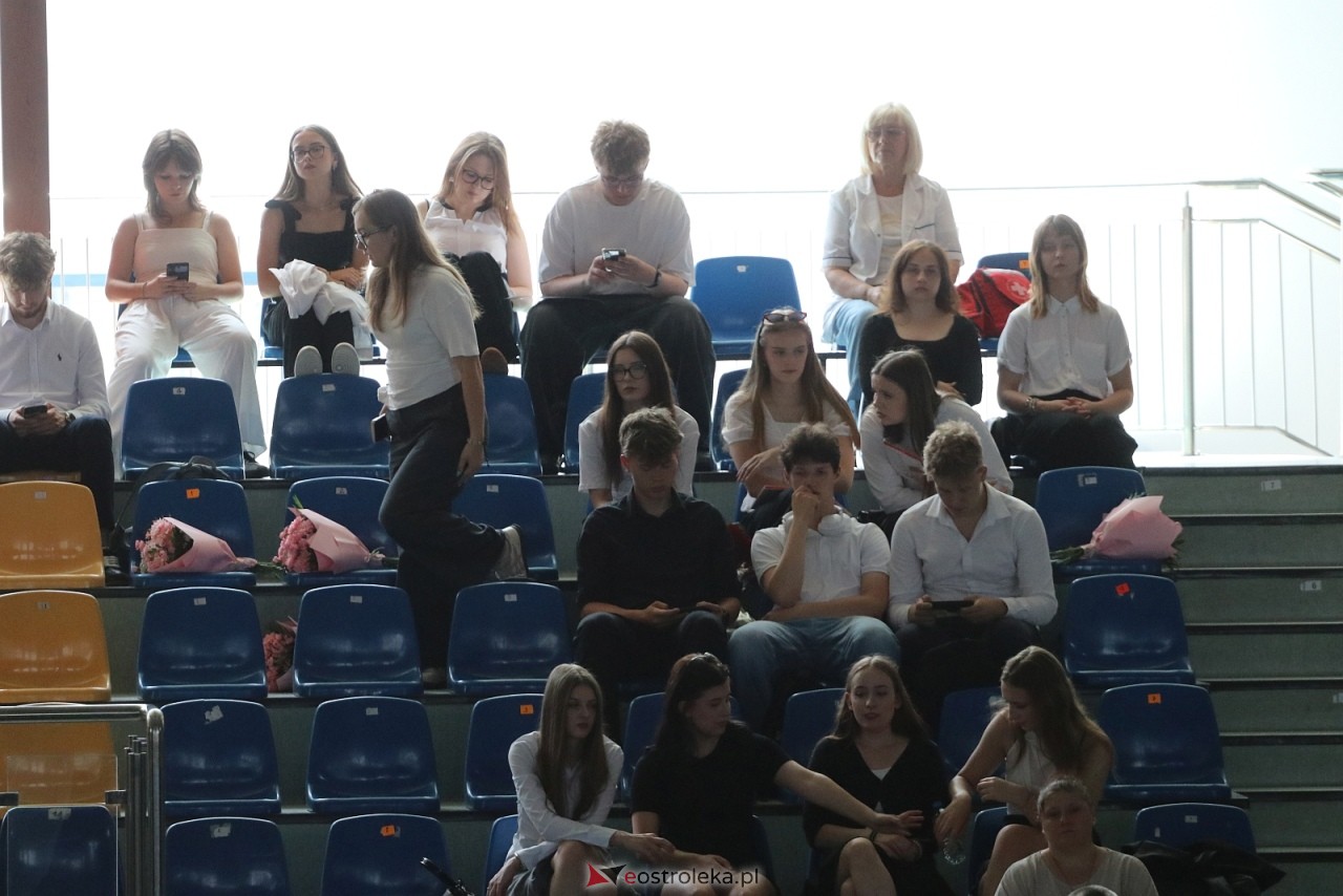 Zakończenie roku szkolnego w II LO w Ostrołęce [26.06.2026] - zdjęcie #77 - eOstroleka.pl