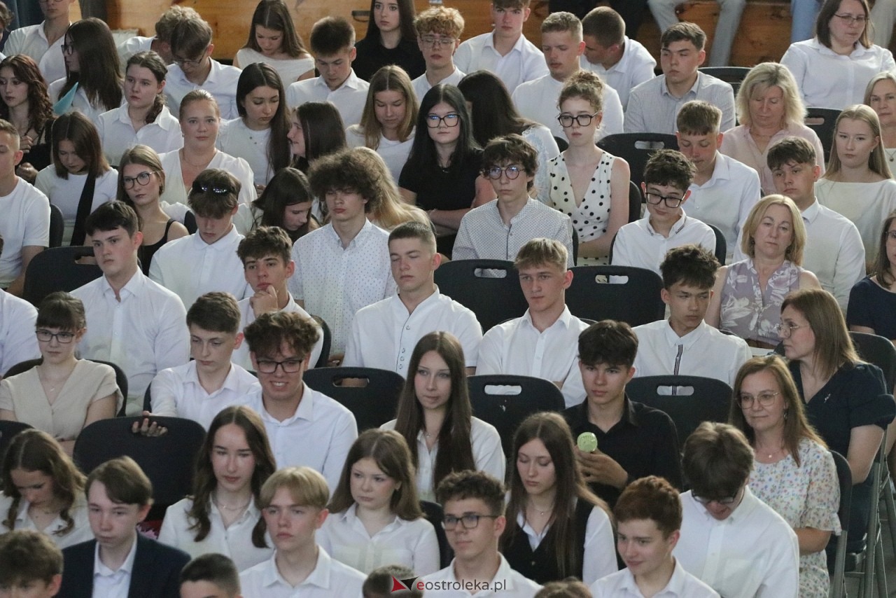 Zakończenie roku szkolnego w II LO w Ostrołęce [26.06.2026] - zdjęcie #76 - eOstroleka.pl