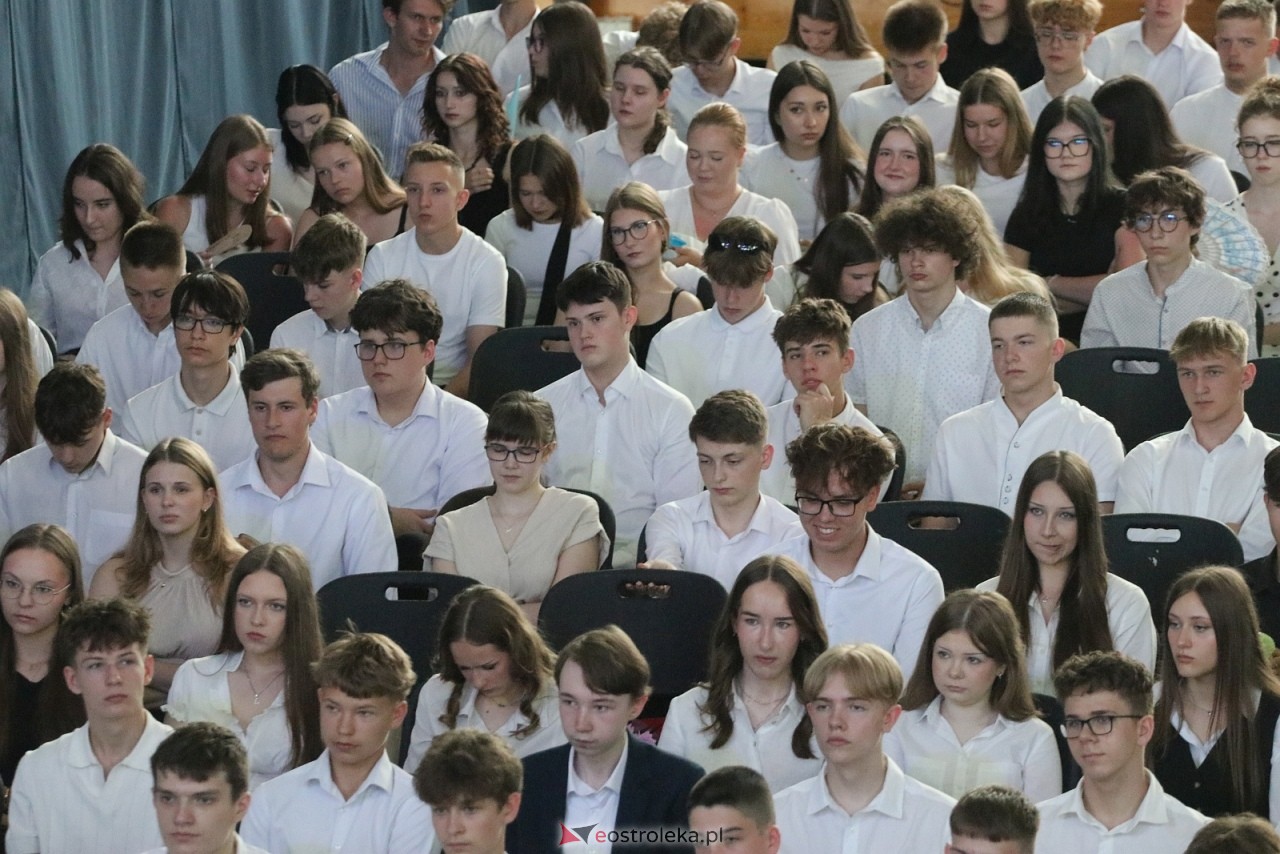 Zakończenie roku szkolnego w II LO w Ostrołęce [26.06.2026] - zdjęcie #75 - eOstroleka.pl