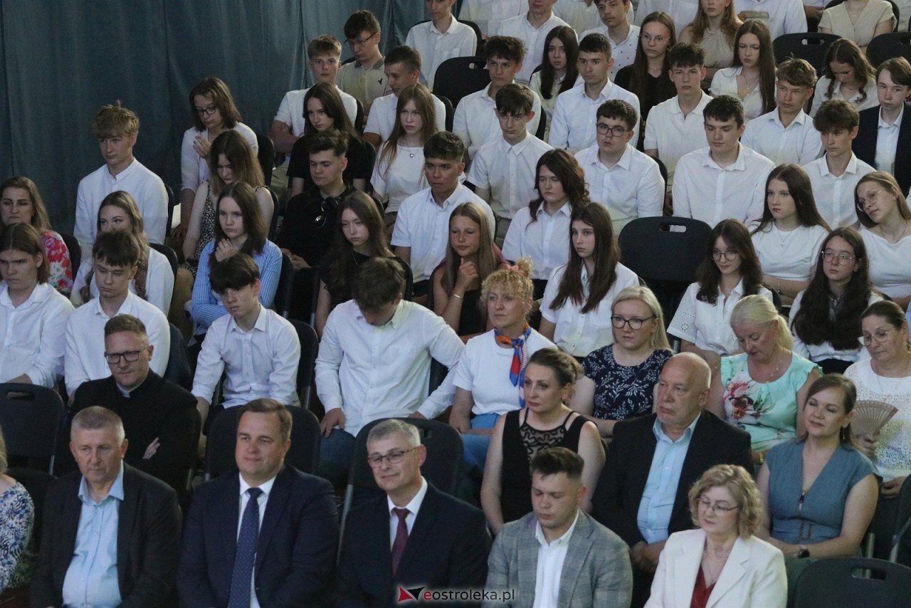 Zakończenie roku szkolnego w II LO w Ostrołęce [26.06.2026] - zdjęcie #72 - eOstroleka.pl