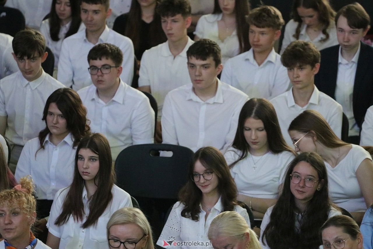 Zakończenie roku szkolnego w II LO w Ostrołęce [26.06.2026] - zdjęcie #71 - eOstroleka.pl