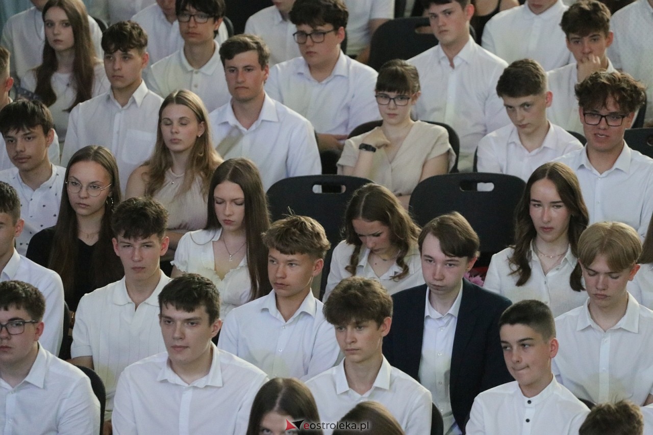 Zakończenie roku szkolnego w II LO w Ostrołęce [26.06.2026] - zdjęcie #70 - eOstroleka.pl