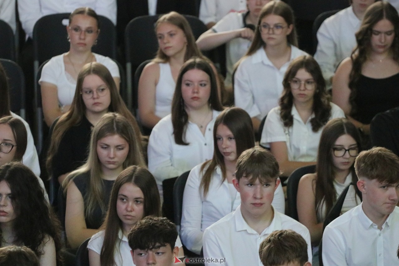 Zakończenie roku szkolnego w II LO w Ostrołęce [26.06.2026] - zdjęcie #68 - eOstroleka.pl