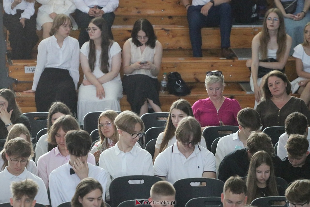 Zakończenie roku szkolnego w II LO w Ostrołęce [26.06.2026] - zdjęcie #63 - eOstroleka.pl