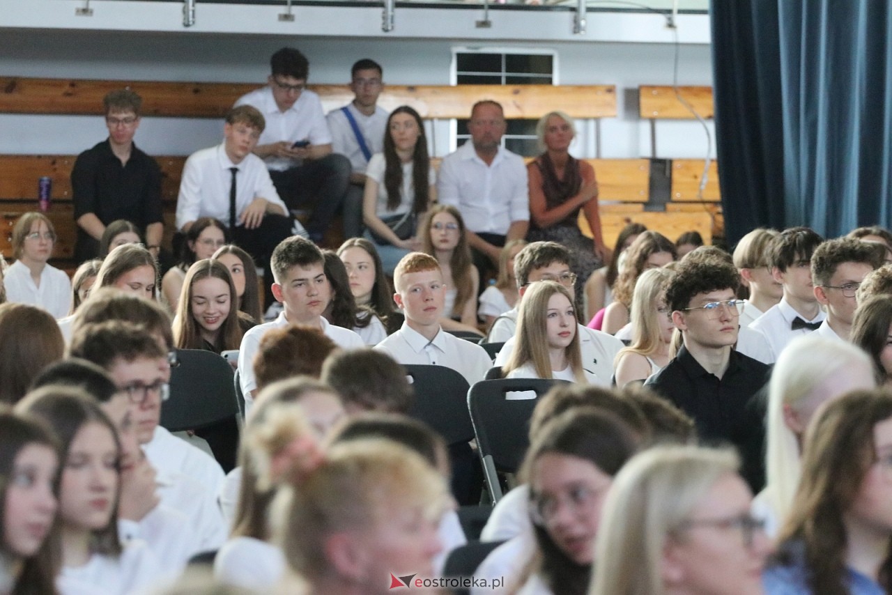 Zakończenie roku szkolnego w II LO w Ostrołęce [26.06.2026] - zdjęcie #51 - eOstroleka.pl