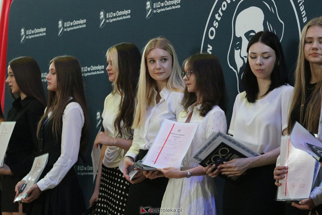 Zakończenie roku szkolnego w II LO w Ostrołęce [26.06.2026] - zdjęcie #35 - eOstroleka.pl