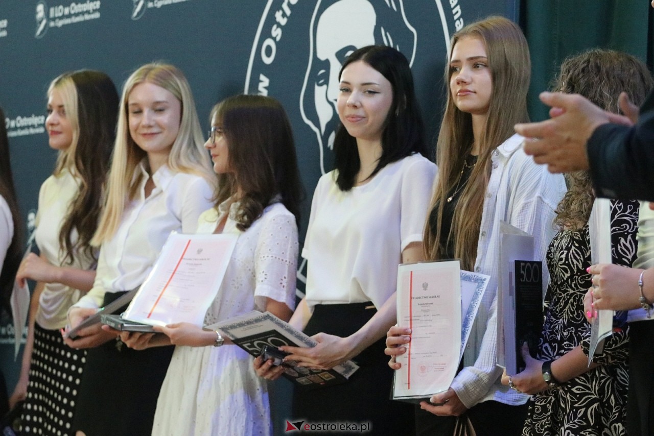 Zakończenie roku szkolnego w II LO w Ostrołęce [26.06.2026] - zdjęcie #31 - eOstroleka.pl