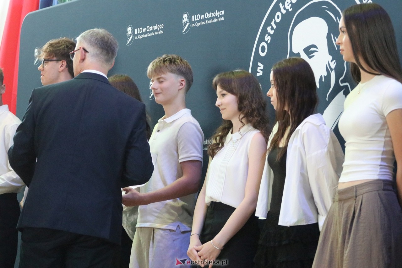 Zakończenie roku szkolnego w II LO w Ostrołęce [26.06.2026] - zdjęcie #9 - eOstroleka.pl