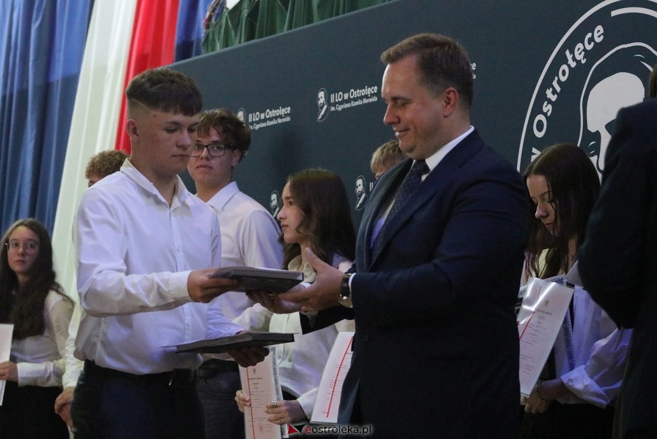 Zakończenie roku szkolnego w II LO w Ostrołęce [26.06.2026] - zdjęcie #7 - eOstroleka.pl
