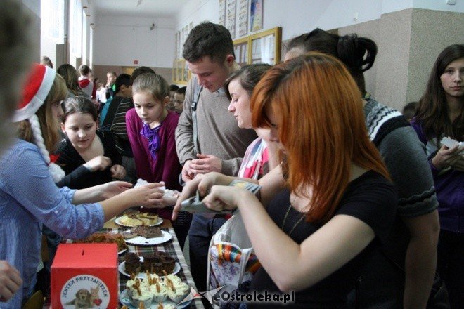 Charytatywna zbiórka w SP nr 5 - zdjęcie #19 - eOstroleka.pl
