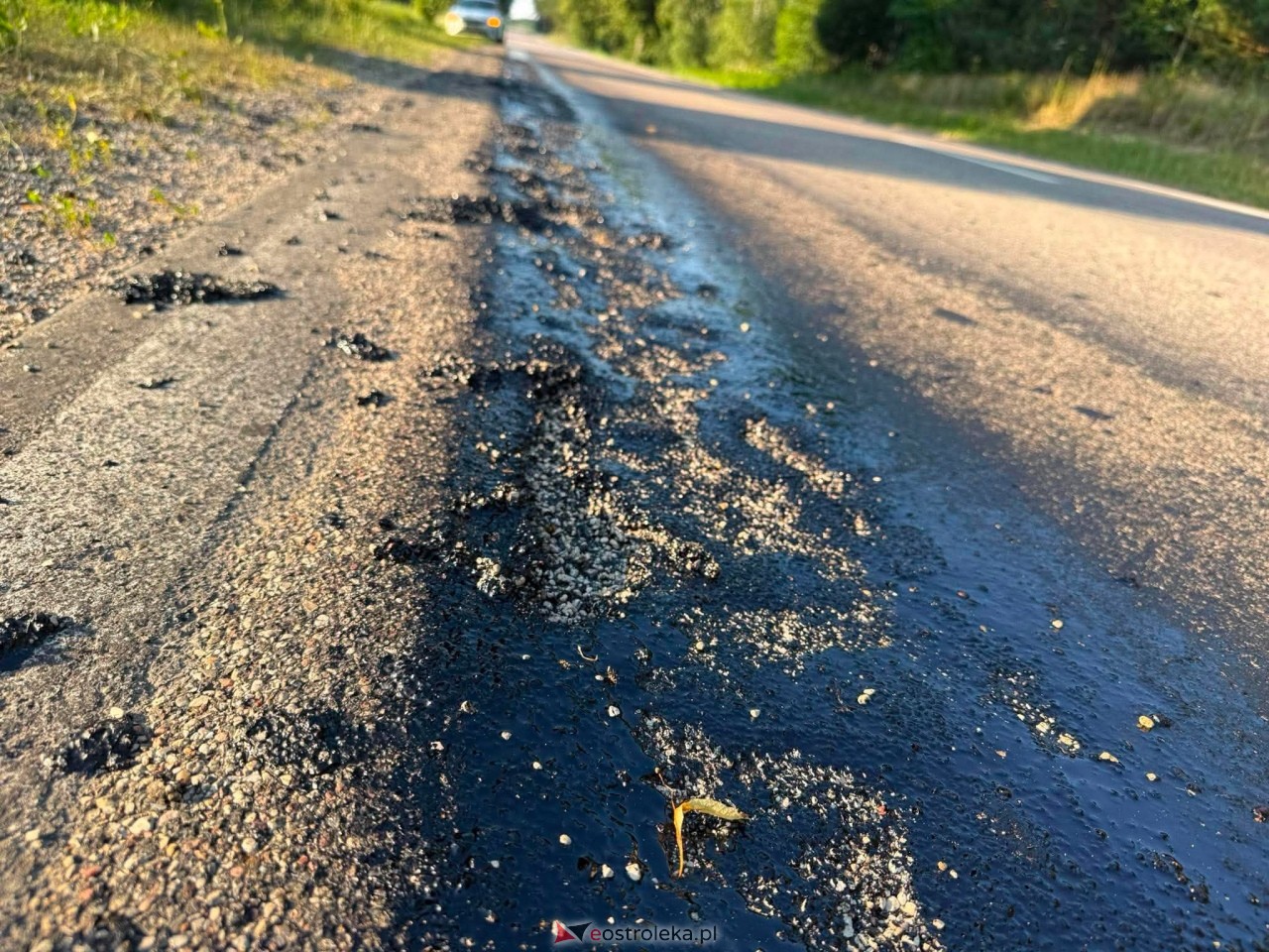 Upał roztopił asfalt pod Ostrołęką [28.06.2026] - zdjęcie #7 - eOstroleka.pl