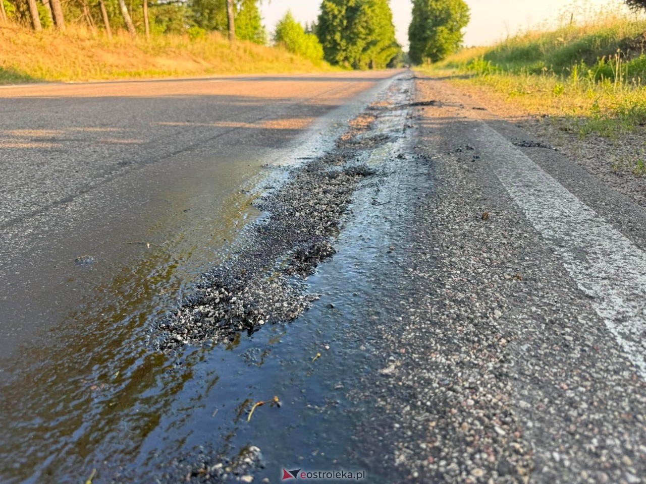 Upał roztopił asfalt pod Ostrołęką [28.06.2026] - zdjęcie #5 - eOstroleka.pl