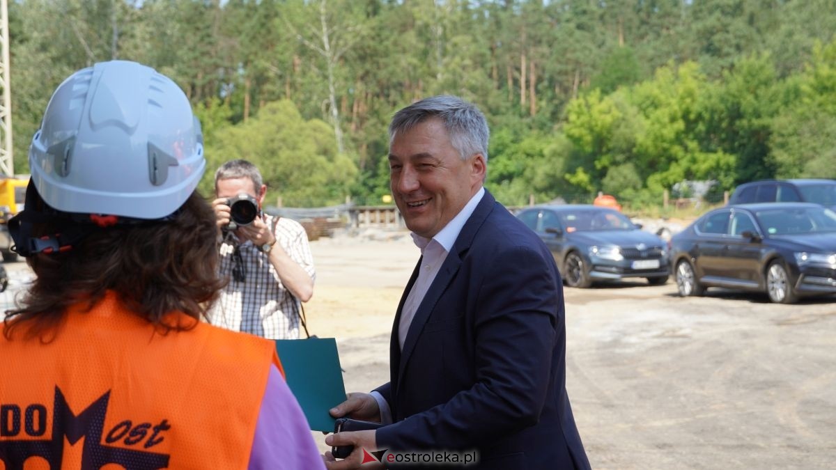 Kluczowy moment budowy obwodnicy Ostrołęki. Nasunięto ostatni segment mostu [29.06.2026]  - zdjęcie #70 - eOstroleka.pl