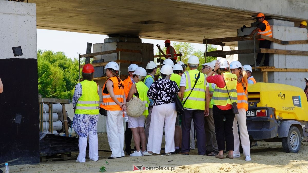 Kluczowy moment budowy obwodnicy Ostrołęki. Nasunięto ostatni segment mostu [29.06.2026]  - zdjęcie #61 - eOstroleka.pl