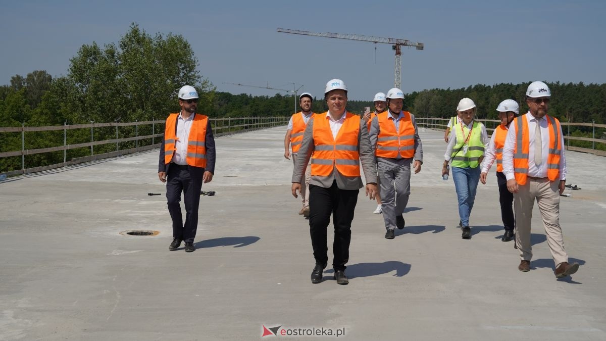 Kluczowy moment budowy obwodnicy Ostrołęki. Nasunięto ostatni segment mostu [29.06.2026]  - zdjęcie #30 - eOstroleka.pl