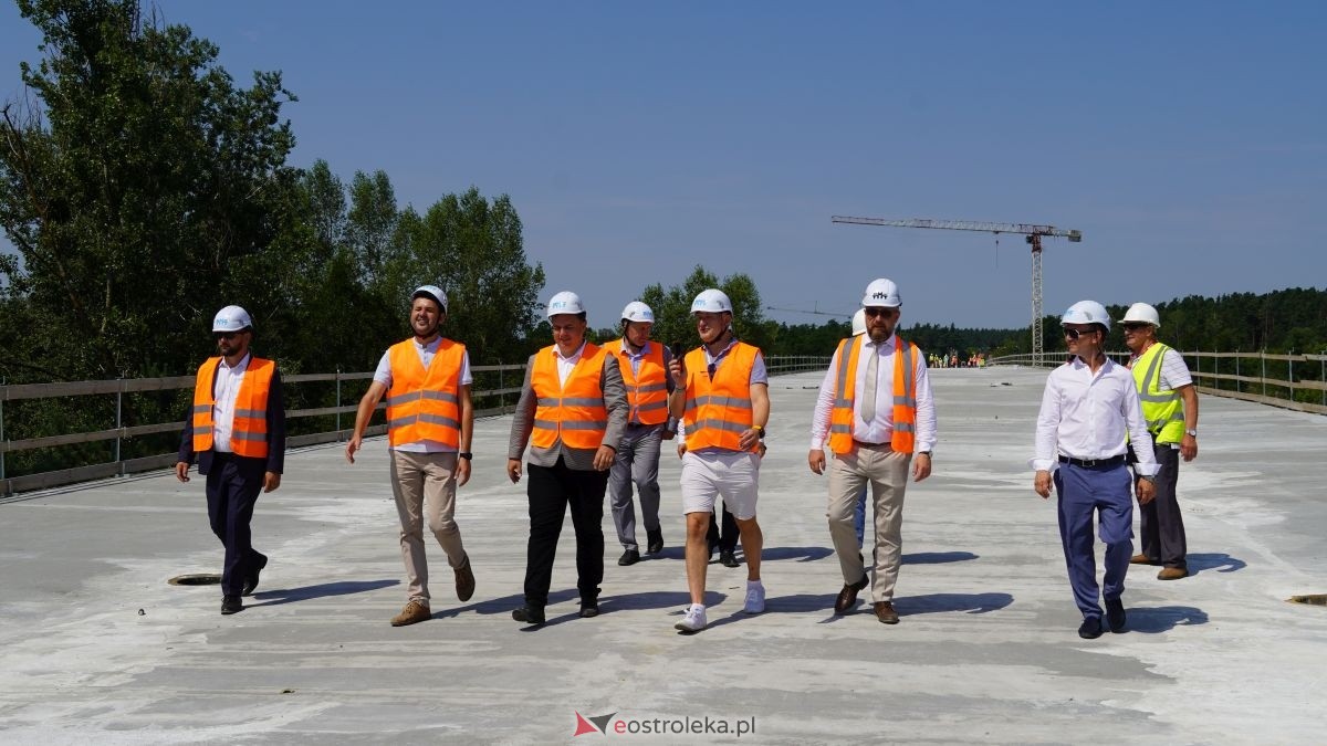 Kluczowy moment budowy obwodnicy Ostrołęki. Nasunięto ostatni segment mostu [29.06.2026]  - zdjęcie #28 - eOstroleka.pl