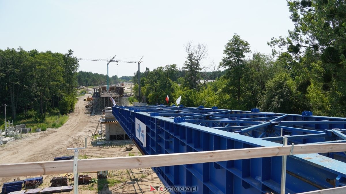 Kluczowy moment budowy obwodnicy Ostrołęki. Nasunięto ostatni segment mostu [29.06.2026]  - zdjęcie #24 - eOstroleka.pl