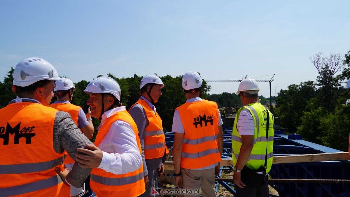 Kluczowy moment budowy obwodnicy Ostrołęki. Nasunięto ostatni segment mostu [29.06.2026]  - zdjęcie #21 - eOstroleka.pl