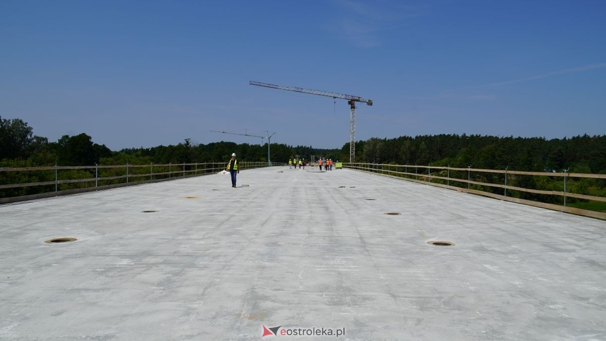 Kluczowy moment budowy obwodnicy Ostrołęki. Nasunięto ostatni segment mostu [29.06.2026]  - zdjęcie #7 - eOstroleka.pl