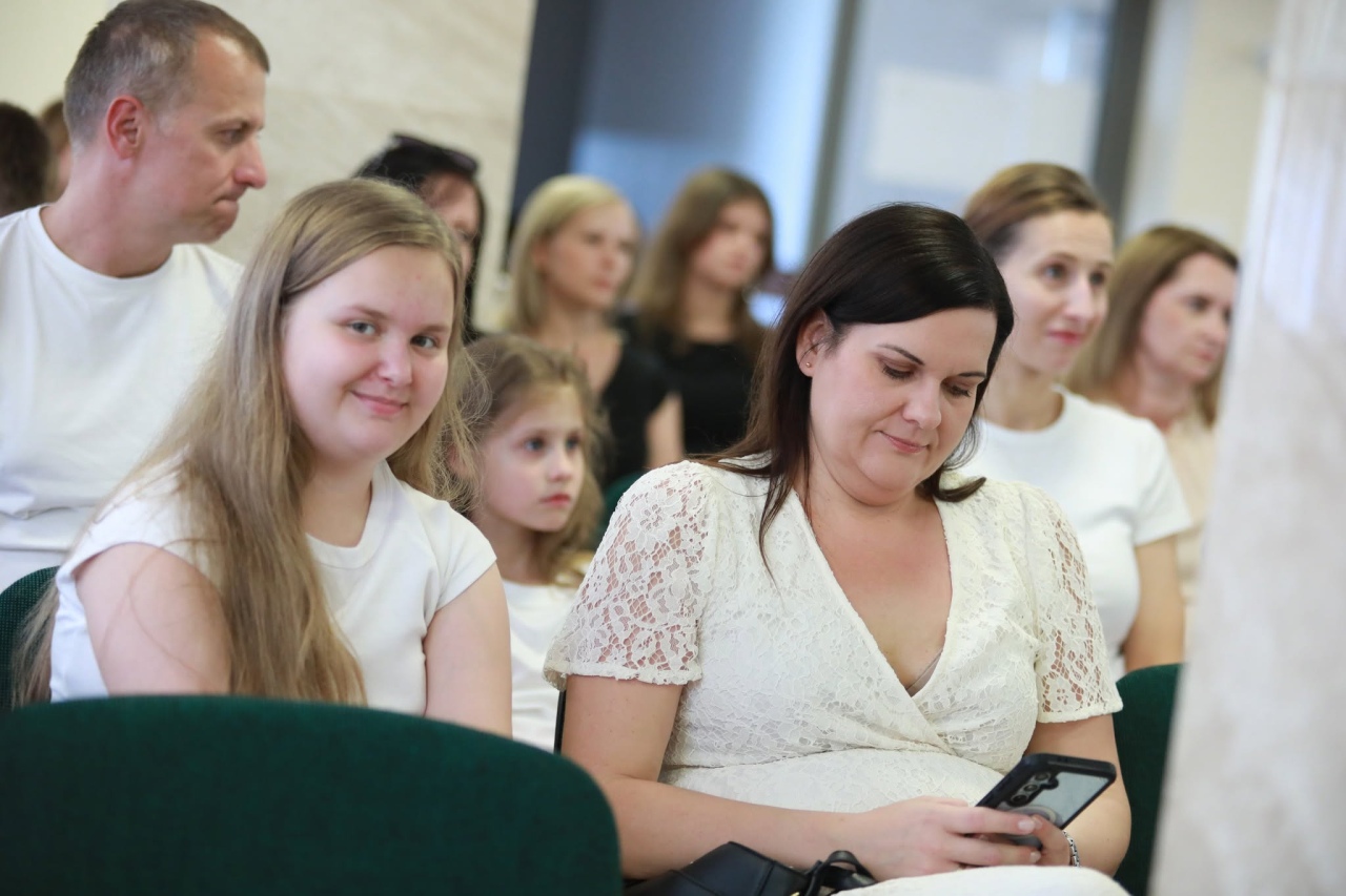 Wręczenie nagród najzdolniejszym uczniom z gminy Rzekuń [26.06.2026] - zdjęcie #28 - eOstroleka.pl