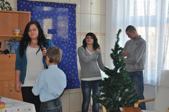 Spotkanie opłatkowe w ostrołęckm domu dziecka [16.XII.2011] - zdjęcie #12 - eOstroleka.pl