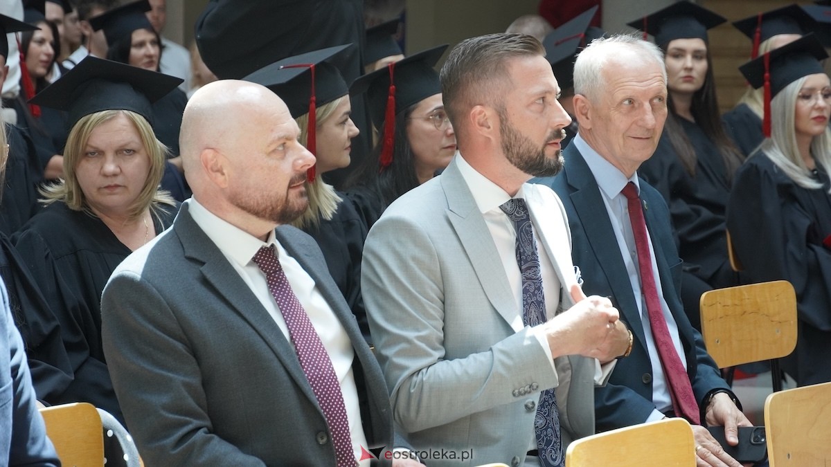 130 absolwentów odebrało dyplomy w WSAP. Po raz pierwszy wręczono tytuły magistra! [03.07.2026] - zdjęcie #100 - eOstroleka.pl