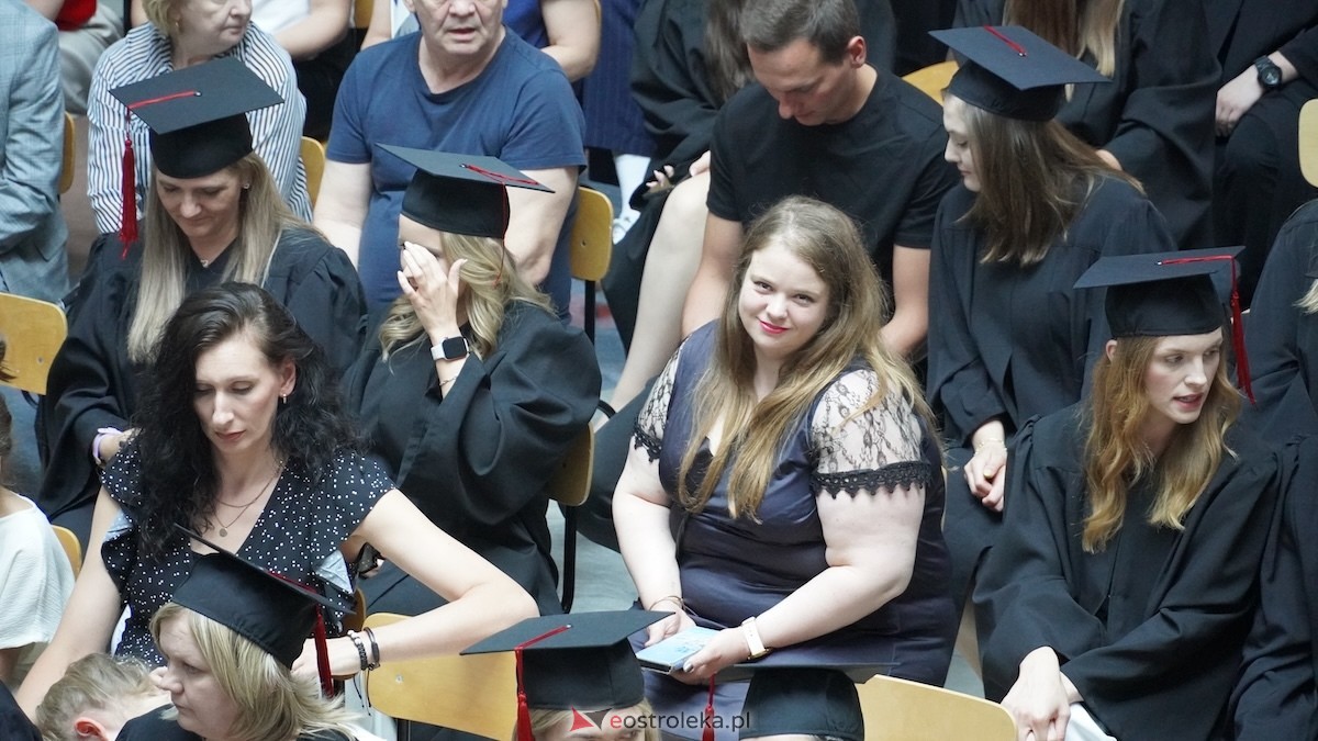 130 absolwentów odebrało dyplomy w WSAP. Po raz pierwszy wręczono tytuły magistra! [03.07.2026] - zdjęcie #90 - eOstroleka.pl
