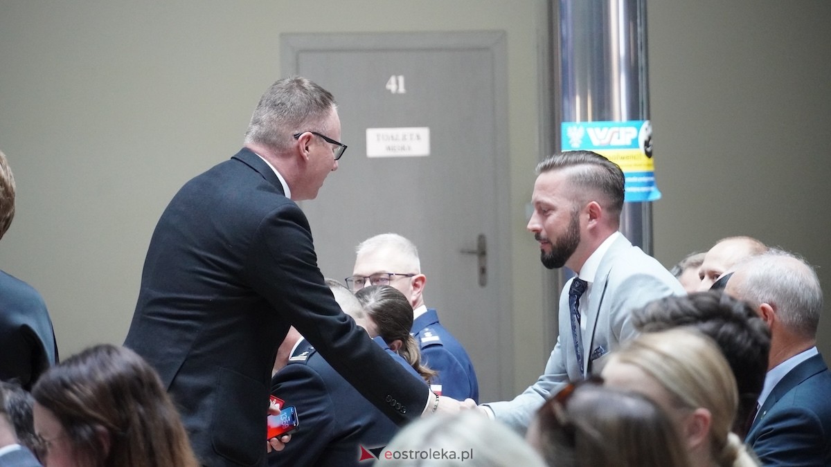 130 absolwentów odebrało dyplomy w WSAP. Po raz pierwszy wręczono tytuły magistra! [03.07.2026] - zdjęcie #81 - eOstroleka.pl